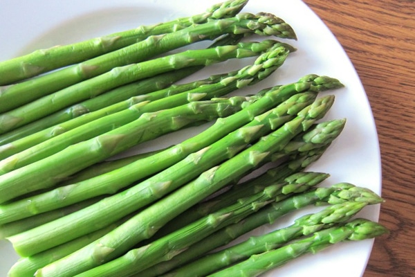 مارچوبه کم کالری ترین غذاها